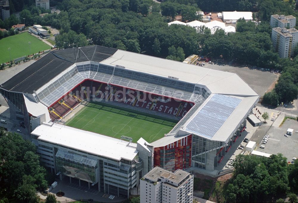 Luftaufnahme Kaiserslautern - Sportstätten-Gelände der Arena des Stadion Fritz-Walter-Stadion in Kaiserslautern im Bundesland Rheinland-Pfalz, Deutschland