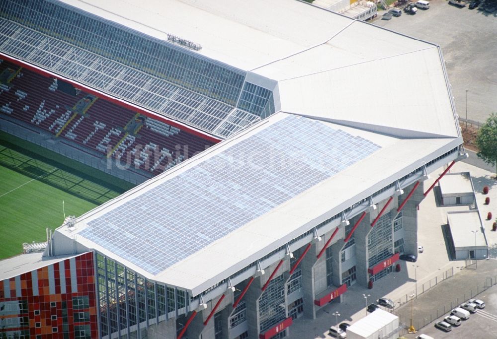 Kaiserslautern aus der Vogelperspektive: Sportstätten-Gelände der Arena des Stadion Fritz-Walter-Stadion in Kaiserslautern im Bundesland Rheinland-Pfalz, Deutschland