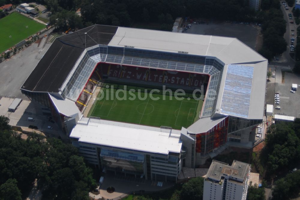 Kaiserslautern aus der Vogelperspektive: Sportstätten-Gelände der Arena des Stadion Fritz-Walter-Stadion in Kaiserslautern im Bundesland Rheinland-Pfalz, Deutschland