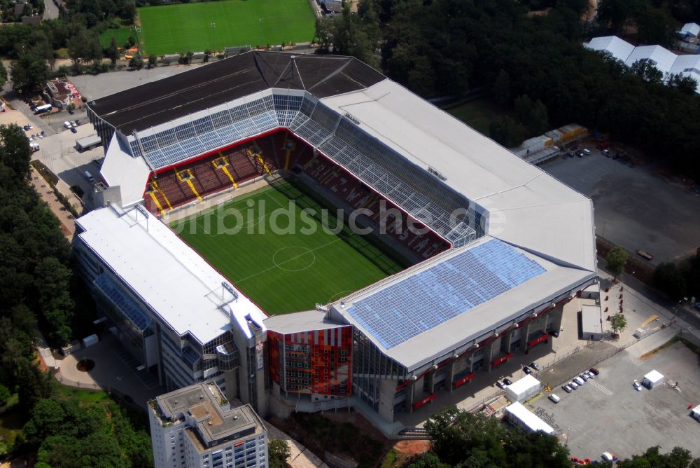 Luftaufnahme Kaiserslautern - Sportstätten-Gelände der Arena des Stadion Fritz-Walter-Stadion in Kaiserslautern im Bundesland Rheinland-Pfalz, Deutschland