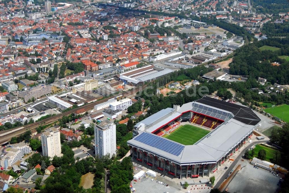 Kaiserslautern aus der Vogelperspektive: Sportstätten-Gelände der Arena des Stadion Fritz-Walter-Stadion in Kaiserslautern im Bundesland Rheinland-Pfalz, Deutschland