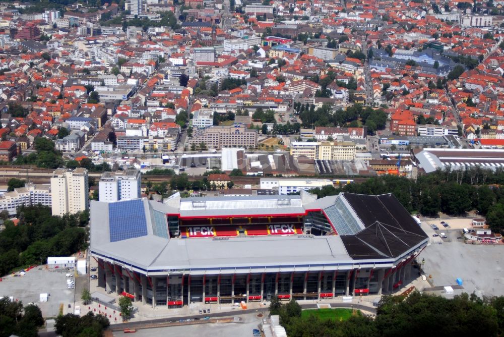 Kaiserslautern von oben - Sportstätten-Gelände der Arena des Stadion Fritz-Walter-Stadion in Kaiserslautern im Bundesland Rheinland-Pfalz, Deutschland