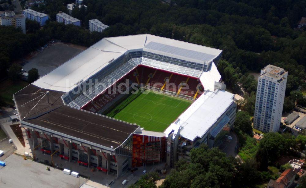 Luftaufnahme Kaiserslautern - Sportstätten-Gelände der Arena des Stadion Fritz-Walter-Stadion in Kaiserslautern im Bundesland Rheinland-Pfalz, Deutschland