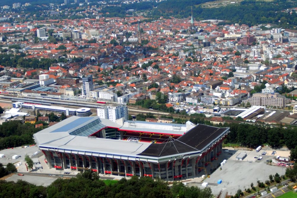 Kaiserslautern von oben - Sportstätten-Gelände der Arena des Stadion Fritz-Walter-Stadion in Kaiserslautern im Bundesland Rheinland-Pfalz, Deutschland