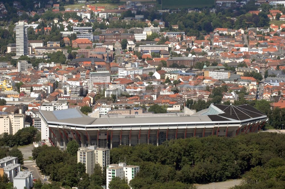 Kaiserslautern von oben - Sportstätten-Gelände der Arena des Stadion Fritz-Walter-Stadion in Kaiserslautern im Bundesland Rheinland-Pfalz, Deutschland