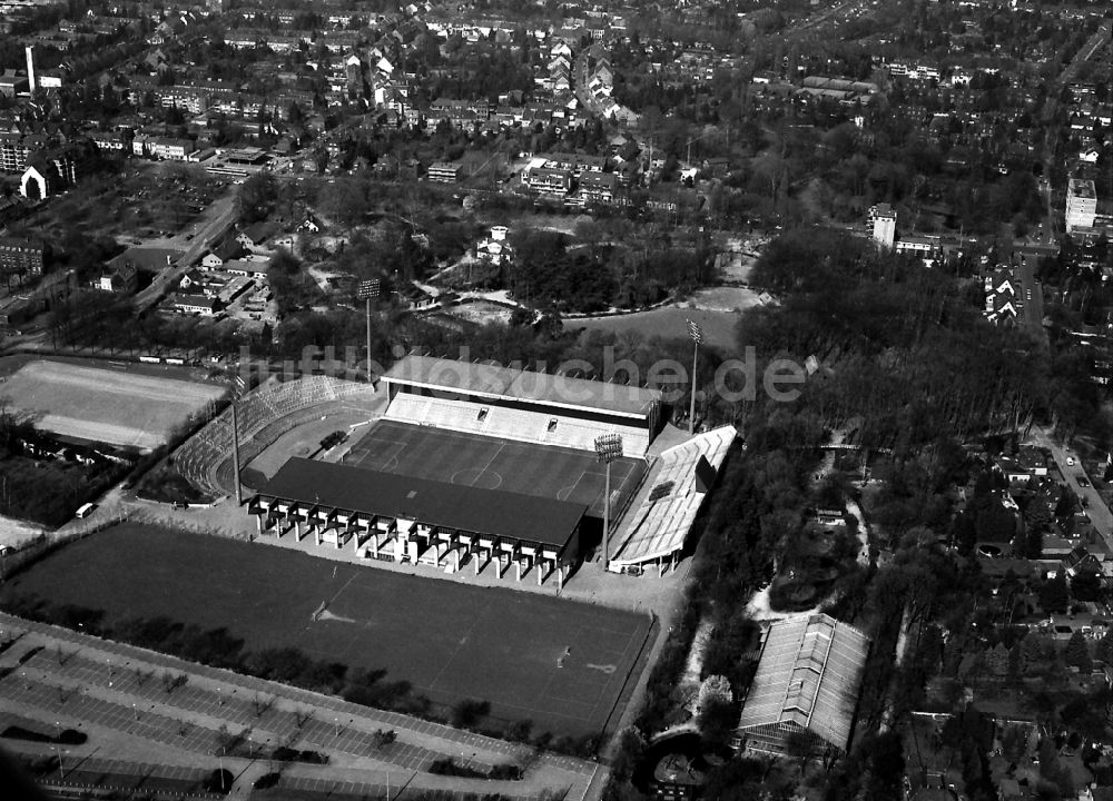 Luftbild Krefeld - Sportstätten-Gelände der Arena des Stadion Grotenburg-Stadion an der Tiergartenstraße in Krefeld im Bundesland Nordrhein-Westfalen, Deutschland