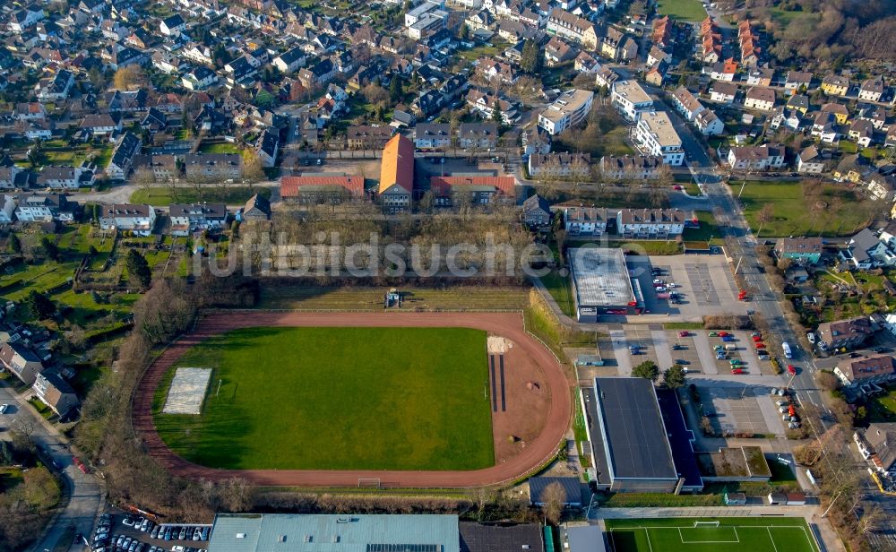 Hattingen aus der Vogelperspektive: Sportstätten-Gelände der Arena des Stadion in Hattingen im Bundesland Nordrhein-Westfalen