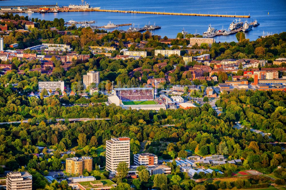 Luftbild Kiel - Sportstätten-Gelände der Arena des Stadion Holstein-Stadion am Westring im Ortsteil Wik in Kiel im Bundesland Schleswig-Holstein, Deutschland