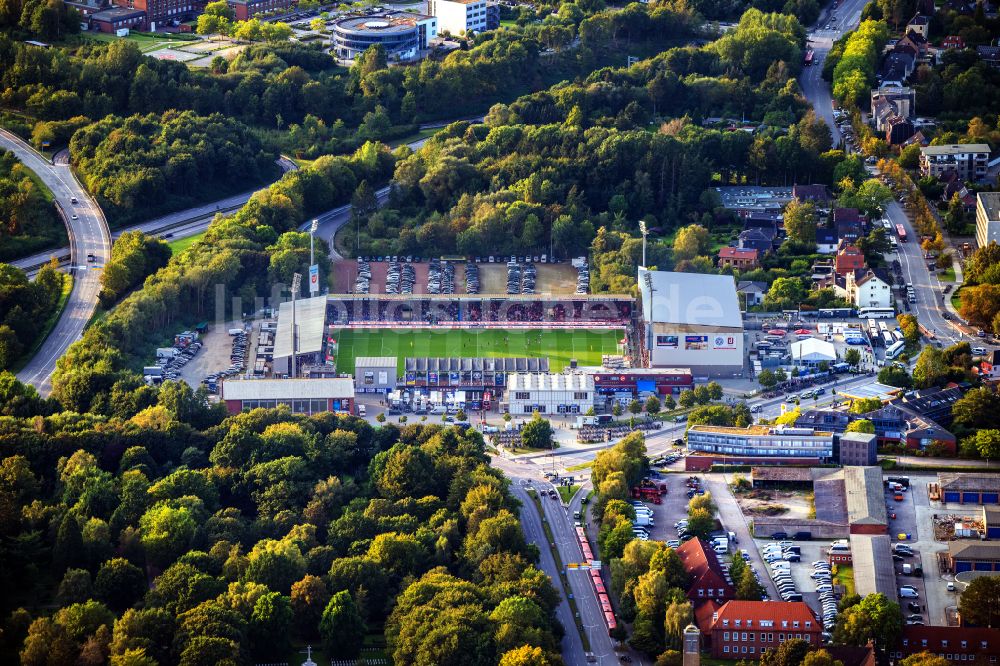 Kiel von oben - Sportstätten-Gelände der Arena des Stadion Holstein-Stadion am Westring im Ortsteil Wik in Kiel im Bundesland Schleswig-Holstein, Deutschland