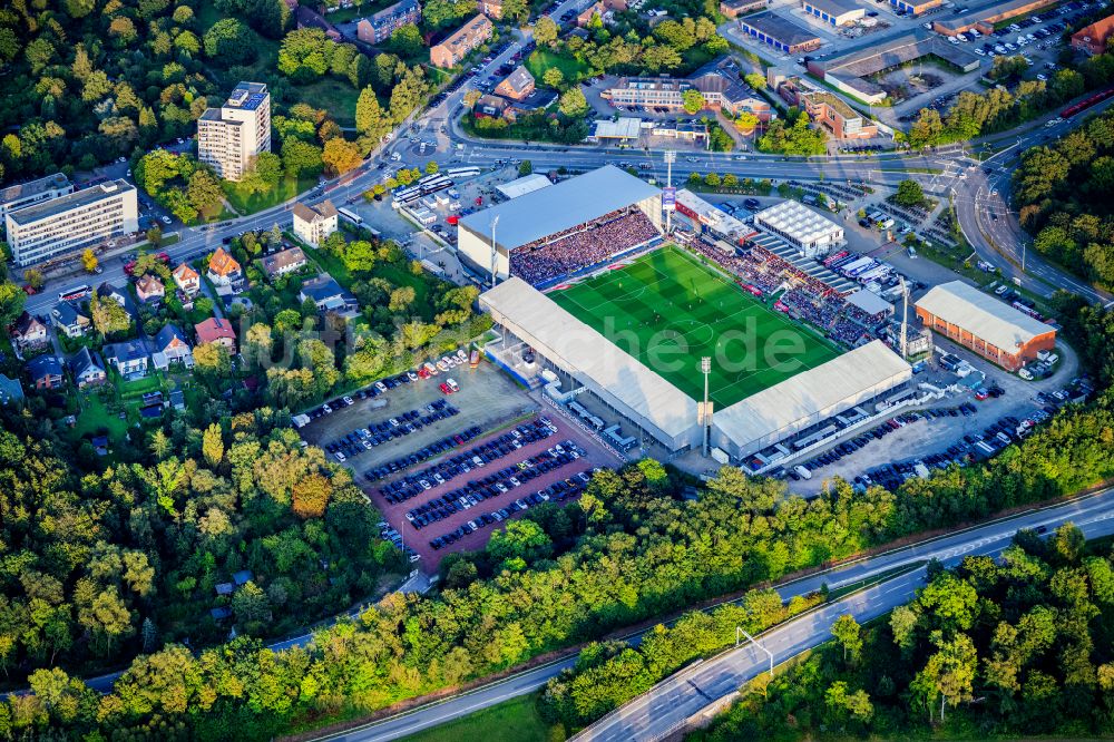 Kiel von oben - Sportstätten-Gelände der Arena des Stadion Holstein-Stadion am Westring im Ortsteil Wik in Kiel im Bundesland Schleswig-Holstein, Deutschland