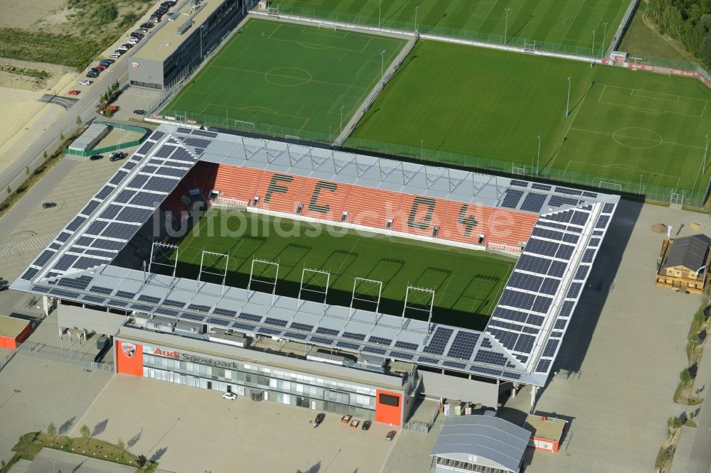 Ingolstadt aus der Vogelperspektive: Sportstätten-Gelände der Arena des Stadion in Ingolstadt im Bundesland Bayern