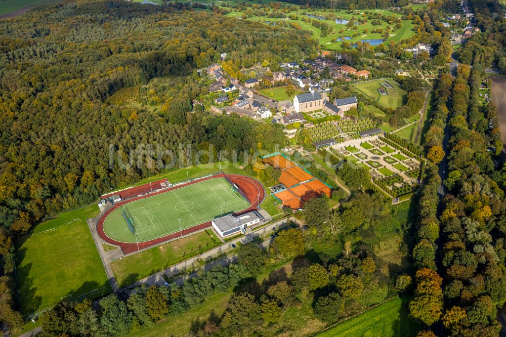 Kamp-Lintfort von oben - Sportstätten-Gelände der Arena des Stadion in Kamp-Lintfort im Bundesland Nordrhein-Westfalen