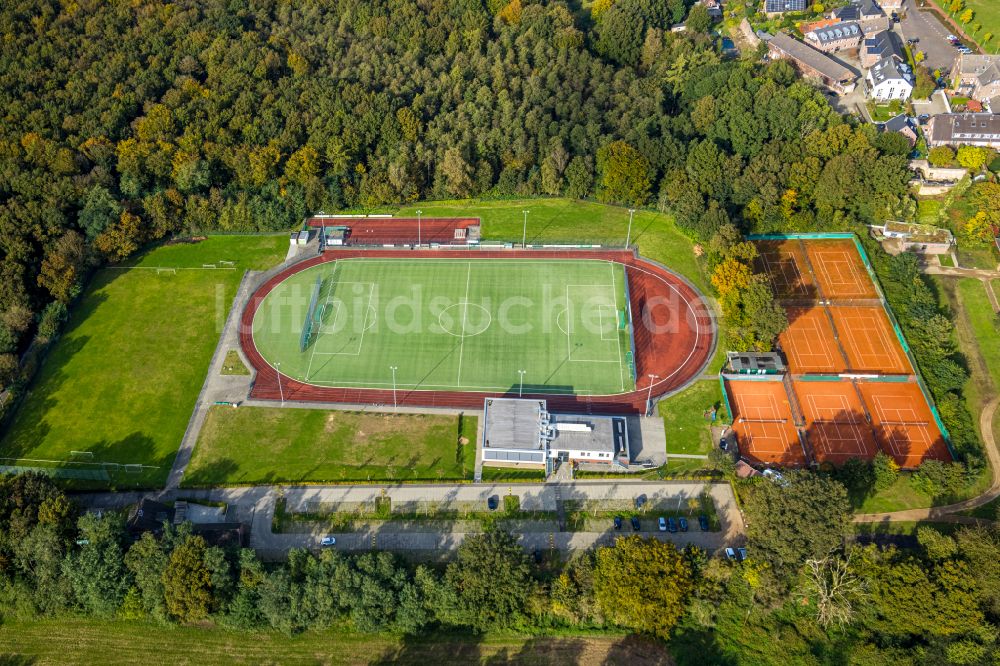 Kamp-Lintfort von oben - Sportstätten-Gelände der Arena des Stadion in Kamp-Lintfort im Bundesland Nordrhein-Westfalen