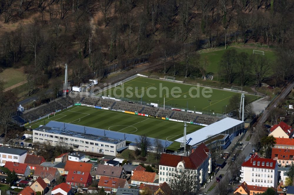 Potsdam von oben - Sportstätten-Gelände der Arena des Stadion Karl-Liebknecht-Stadion an der Karl-Liebknecht-Straße im Ortsteil Babelsberg in Potsdam im Bundesland Brandenburg