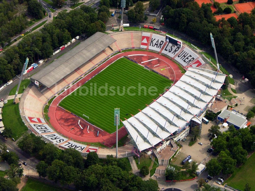 Karlsruhe aus der Vogelperspektive: Sportstätten-Gelände der Arena des Stadion in Karlsruhe im Bundesland Baden-Württemberg