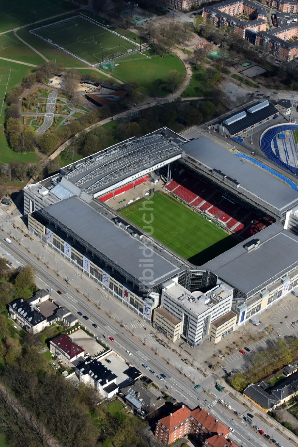 Kopenhagen von oben - Sportstätten-Gelände der Arena des Stadion F.C. Kobenhavn an der Per Henrik Lings Allé in Kopenhagen in Region Hovedstaden, Dänemark