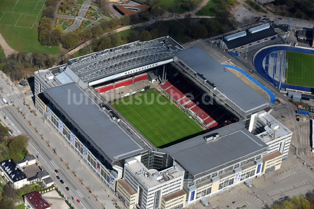 Kopenhagen aus der Vogelperspektive: Sportstätten-Gelände der Arena des Stadion F.C. Kobenhavn an der Per Henrik Lings Allé in Kopenhagen in Region Hovedstaden, Dänemark