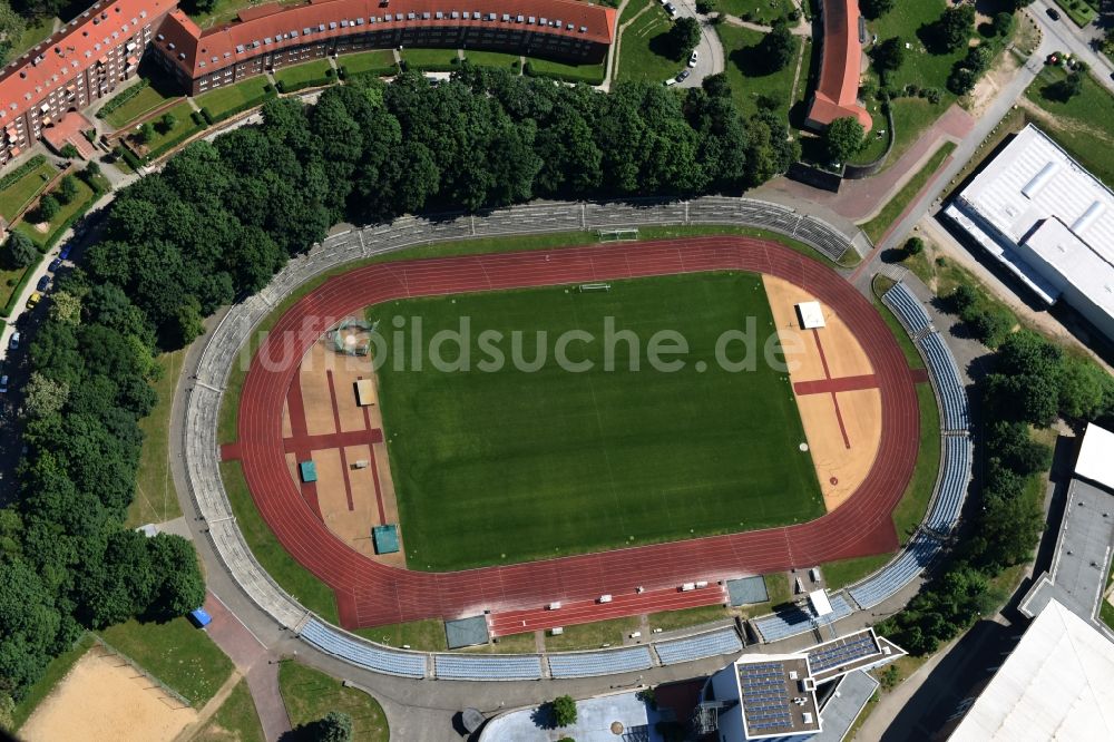 Schwerin aus der Vogelperspektive: Sportstätten-Gelände der Arena des Stadion Lambrechtsgrund in Schwerin im Bundesland Mecklenburg-Vorpommern