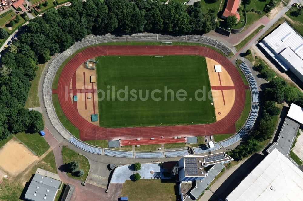 Luftaufnahme Schwerin - Sportstätten-Gelände der Arena des Stadion Lambrechtsgrund in Schwerin im Bundesland Mecklenburg-Vorpommern