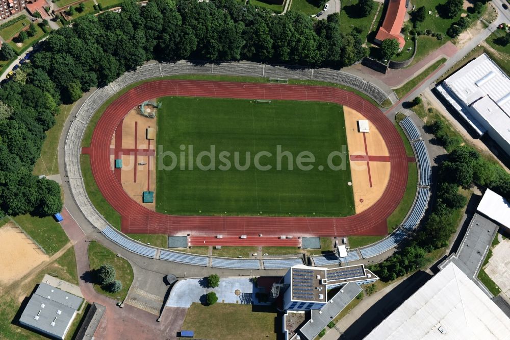 Schwerin aus der Vogelperspektive: Sportstätten-Gelände der Arena des Stadion Lambrechtsgrund in Schwerin im Bundesland Mecklenburg-Vorpommern