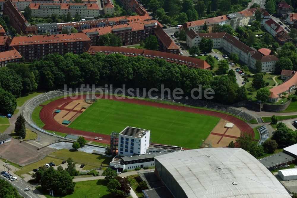 Schwerin aus der Vogelperspektive: Sportstätten-Gelände der Arena des Stadion Lambrechtsgrund an der Wittenburger Straße in Schwerin im Bundesland Mecklenburg-Vorpommern, Deutschland