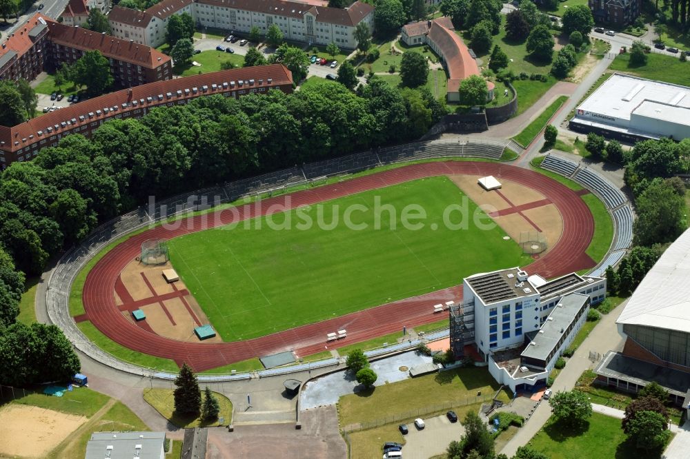 Schwerin von oben - Sportstätten-Gelände der Arena des Stadion Lambrechtsgrund an der Wittenburger Straße in Schwerin im Bundesland Mecklenburg-Vorpommern, Deutschland