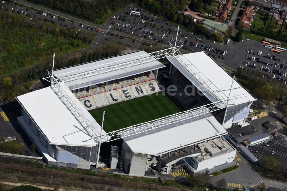 Lens aus der Vogelperspektive: Sportstätten-Gelände der Arena des Stadion in Lens in Nord-Pas-de-Calais Picardie, Frankreich