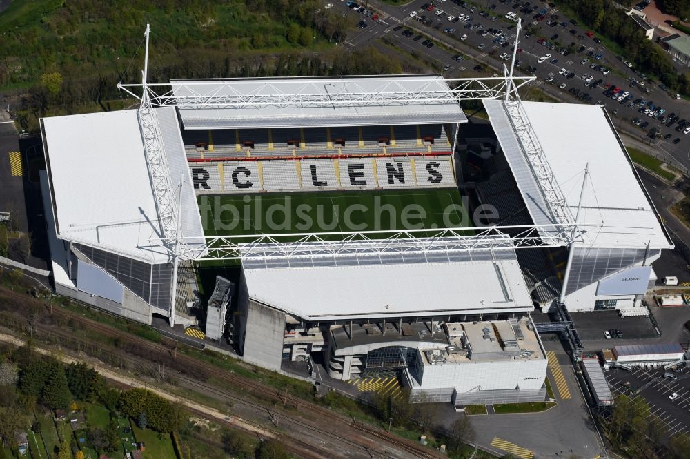 Lens von oben - Sportstätten-Gelände der Arena des Stadion in Lens in Nord-Pas-de-Calais Picardie, Frankreich