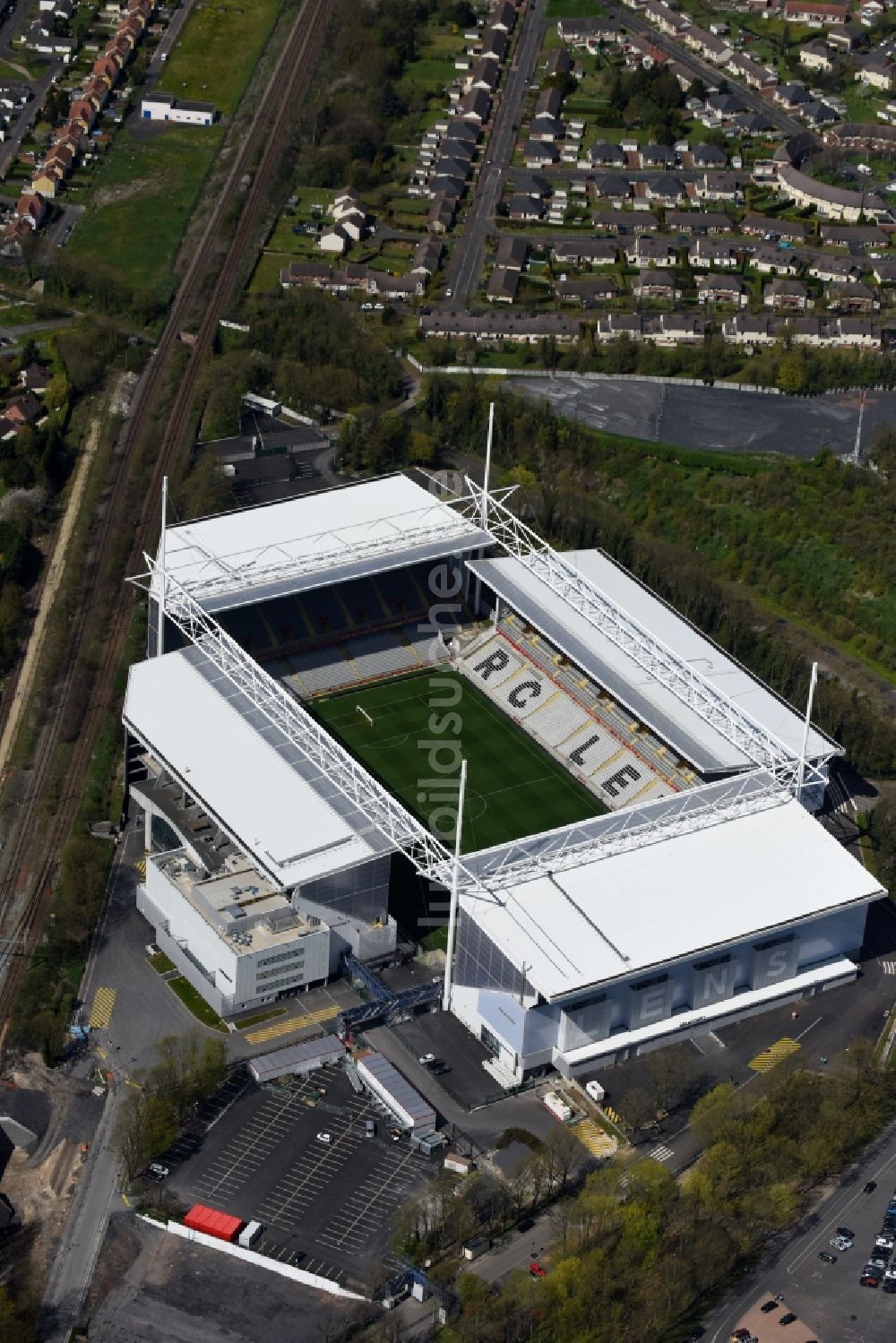 Luftaufnahme Lens - Sportstätten-Gelände der Arena des Stadion in Lens in Nord-Pas-de-Calais Picardie, Frankreich