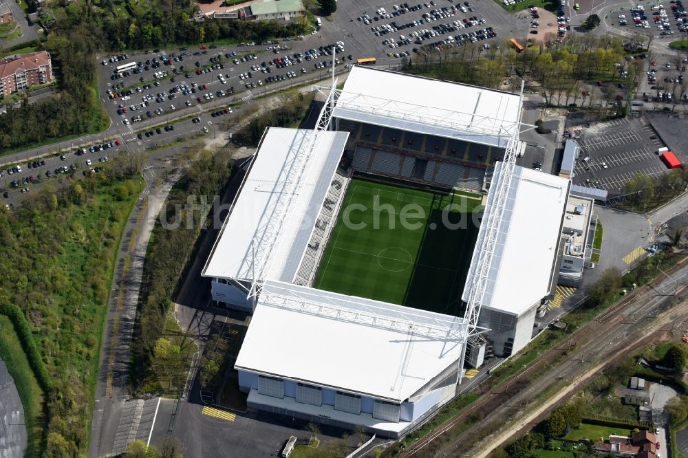 Lens aus der Vogelperspektive: Sportstätten-Gelände der Arena des Stadion in Lens in Nord-Pas-de-Calais Picardie, Frankreich