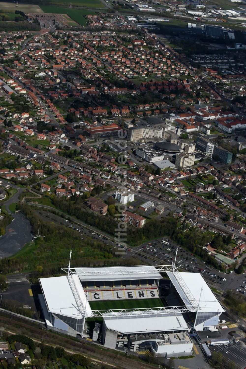 Luftaufnahme Lens - Sportstätten-Gelände der Arena des Stadion in Lens in Nord-Pas-de-Calais Picardie, Frankreich