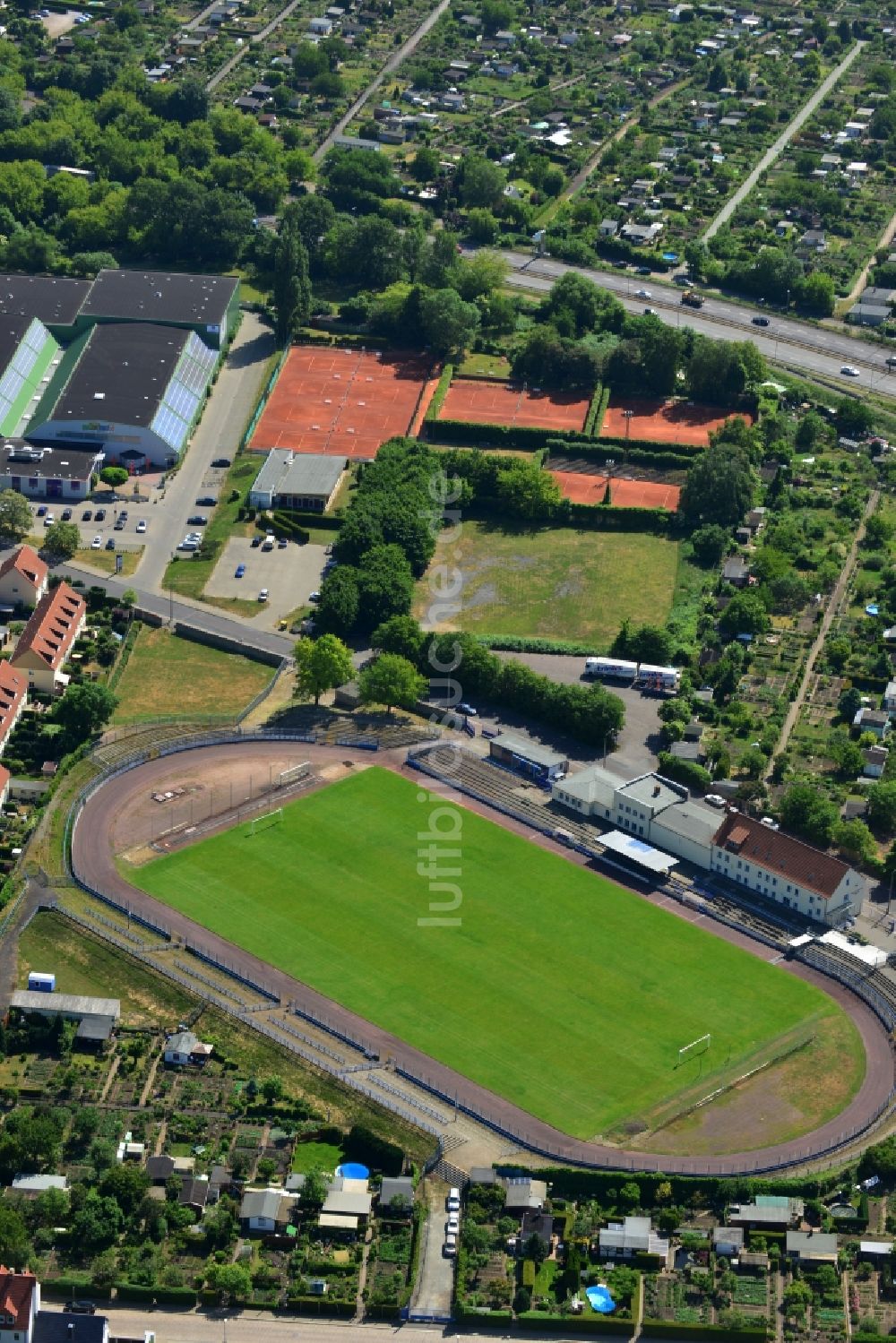 Luftbild Magdeburg Sudenburg - Sportstätten-Gelände der Arena des Stadion in Magdeburg Sudenburg im Bundesland Sachsen-Anhalt