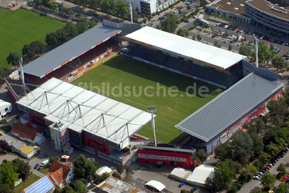 Mainz aus der Vogelperspektive: Sportstätten-Gelände der Arena des Stadion in Mainz im Bundesland Rheinland-Pfalz