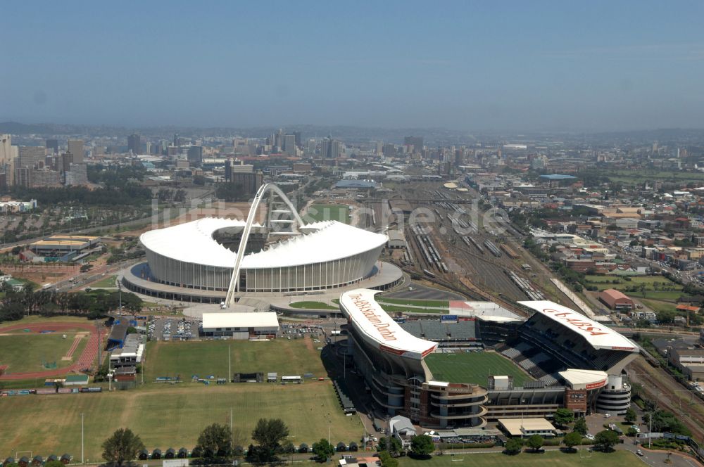 Durban von oben - Sportstätten-Gelände der Arena des Stadion Moses-Mabhida-Stadion in Durban in KwaZulu-Natal, Südafrika