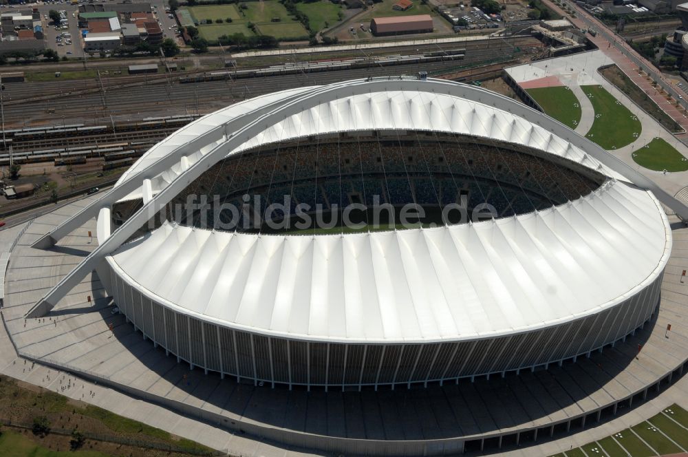 Durban von oben - Sportstätten-Gelände der Arena des Stadion Moses-Mabhida-Stadion in Durban in KwaZulu-Natal, Südafrika