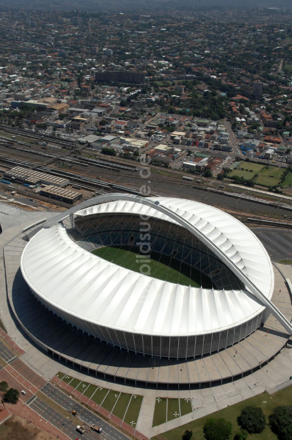 Durban aus der Vogelperspektive: Sportstätten-Gelände der Arena des Stadion Moses-Mabhida-Stadion in Durban in KwaZulu-Natal, Südafrika