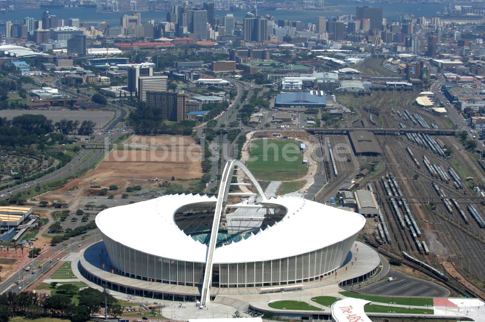 Durban von oben - Sportstätten-Gelände der Arena des Stadion Moses-Mabhida-Stadion in Durban in KwaZulu-Natal, Südafrika