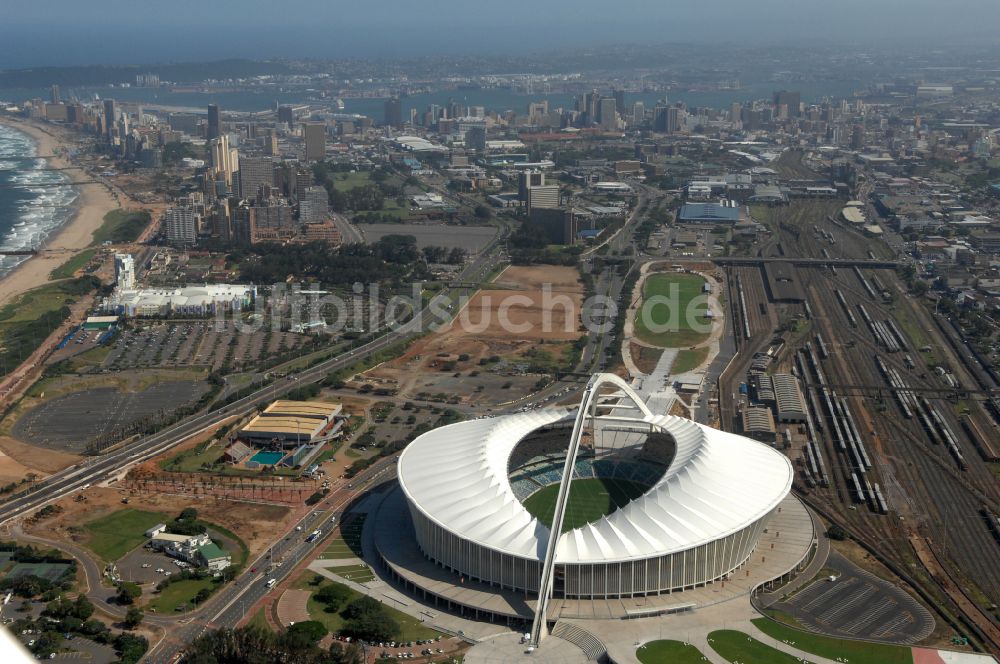 Luftaufnahme Durban - Sportstätten-Gelände der Arena des Stadion Moses-Mabhida-Stadion in Durban in KwaZulu-Natal, Südafrika