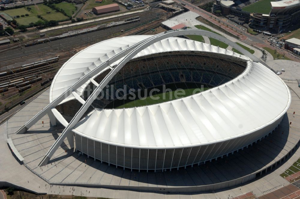 Durban von oben - Sportstätten-Gelände der Arena des Stadion Moses-Mabhida-Stadion in Durban in KwaZulu-Natal, Südafrika