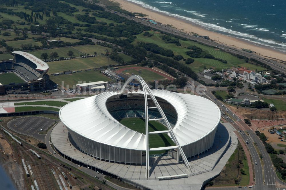 Durban von oben - Sportstätten-Gelände der Arena des Stadion Moses-Mabhida-Stadion in Durban in KwaZulu-Natal, Südafrika