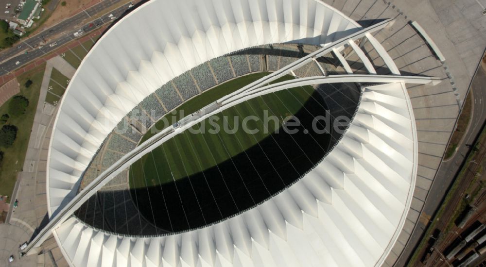 Luftaufnahme Durban - Sportstätten-Gelände der Arena des Stadion Moses-Mabhida-Stadion in Durban in KwaZulu-Natal, Südafrika