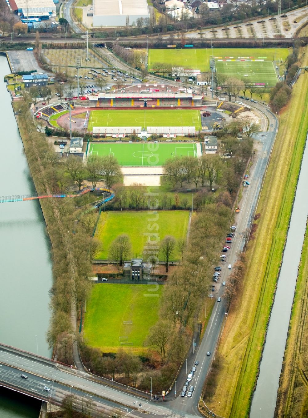 Oberhausen aus der Vogelperspektive: Sportstätten-Gelände der Arena des Stadion Niederrhein Lindnerstraße in Oberhausen im Bundesland Nordrhein-Westfalen