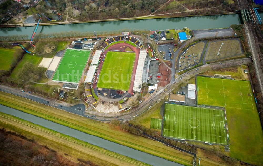 Oberhausen von oben - Sportstätten-Gelände der Arena des Stadion Niederrhein Lindnerstraße in Oberhausen im Bundesland Nordrhein-Westfalen