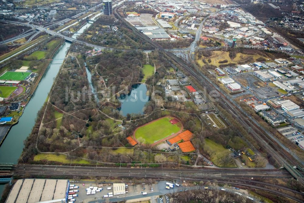 Luftbild Oberhausen - Sportstätten-Gelände der Arena des Stadion Niederrhein Lindnerstraße in Oberhausen im Bundesland Nordrhein-Westfalen