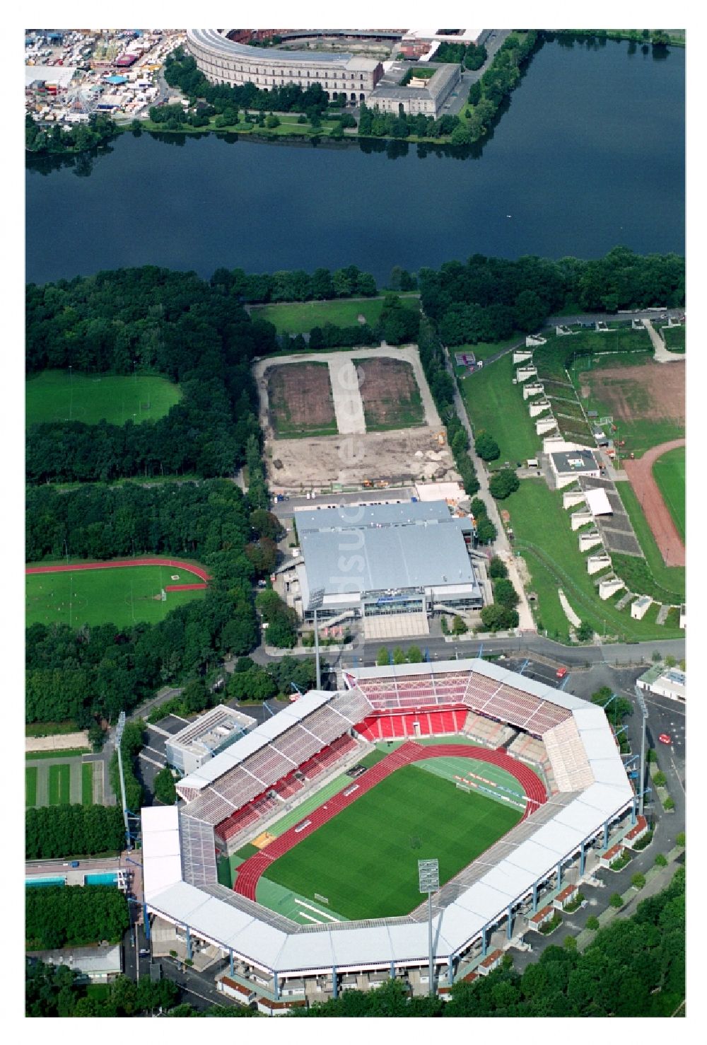 Nürnberg aus der Vogelperspektive: Sportstätten-Gelände der Arena des Stadion in Nürnberg im Bundesland Bayern