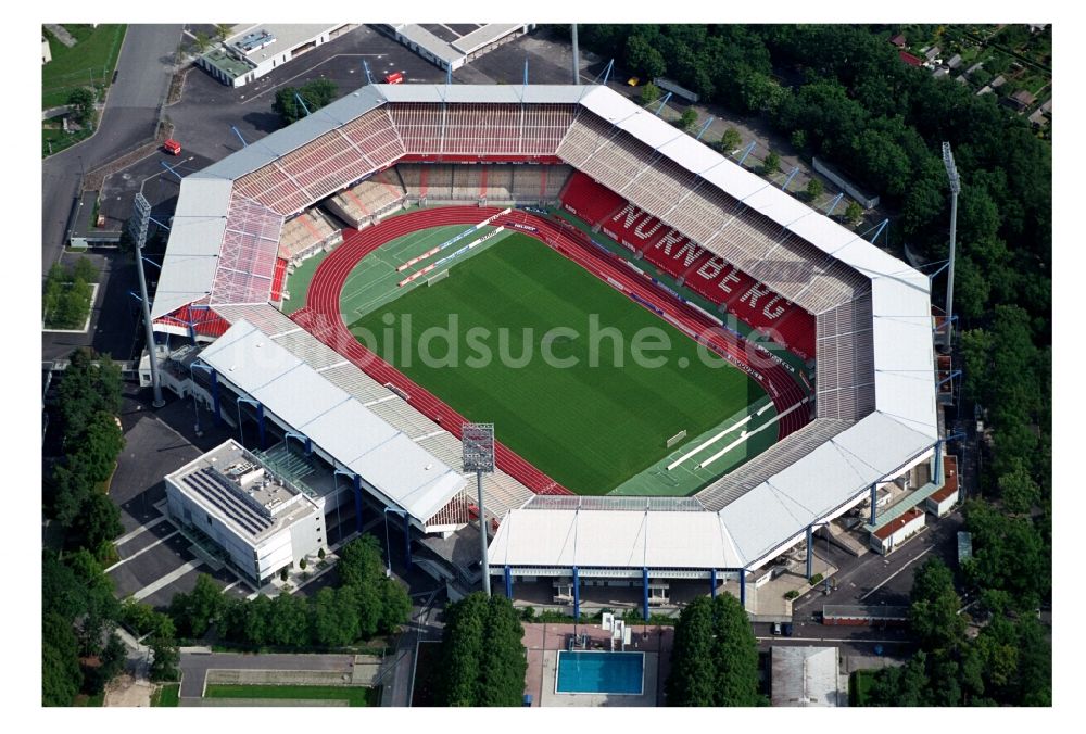 Nürnberg aus der Vogelperspektive: Sportstätten-Gelände der Arena des Stadion in Nürnberg im Bundesland Bayern