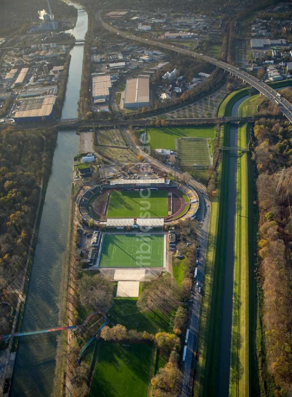 Luftaufnahme Oberhausen - Sportstätten-Gelände der Arena des Stadion in Oberhausen im Bundesland Nordrhein-Westfalen