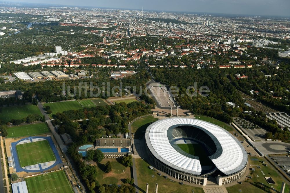 Berlin von oben - Sportstätten-Gelände der Arena des Stadion Olympiastadion in Berlin