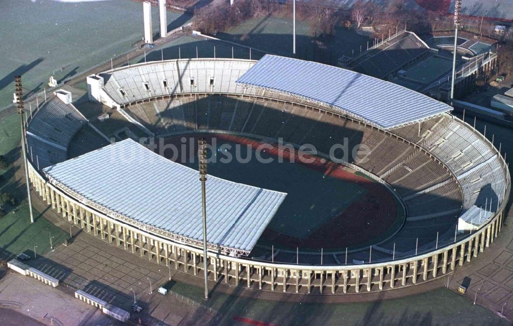 Luftbild Berlin - Sportstätten-Gelände der Arena des Stadion Olympiastadion in Berlin