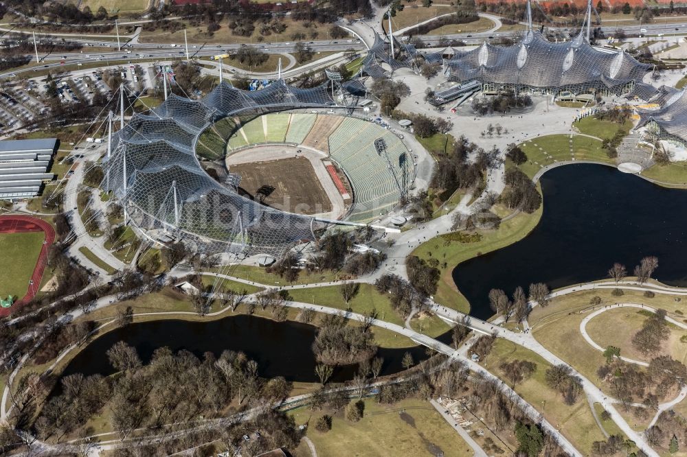 Luftbild München - Sportstätten-Gelände der Arena des Stadion Olympiastadion in München im Bundesland Bayern, Deutschland